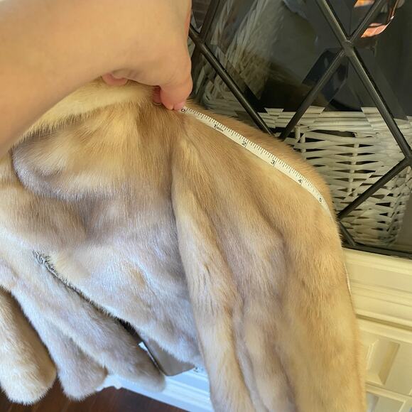 Med / Large Vintage Blonde Mink Fur Coat with Pleated Satin Lining - Picture 10 of 16